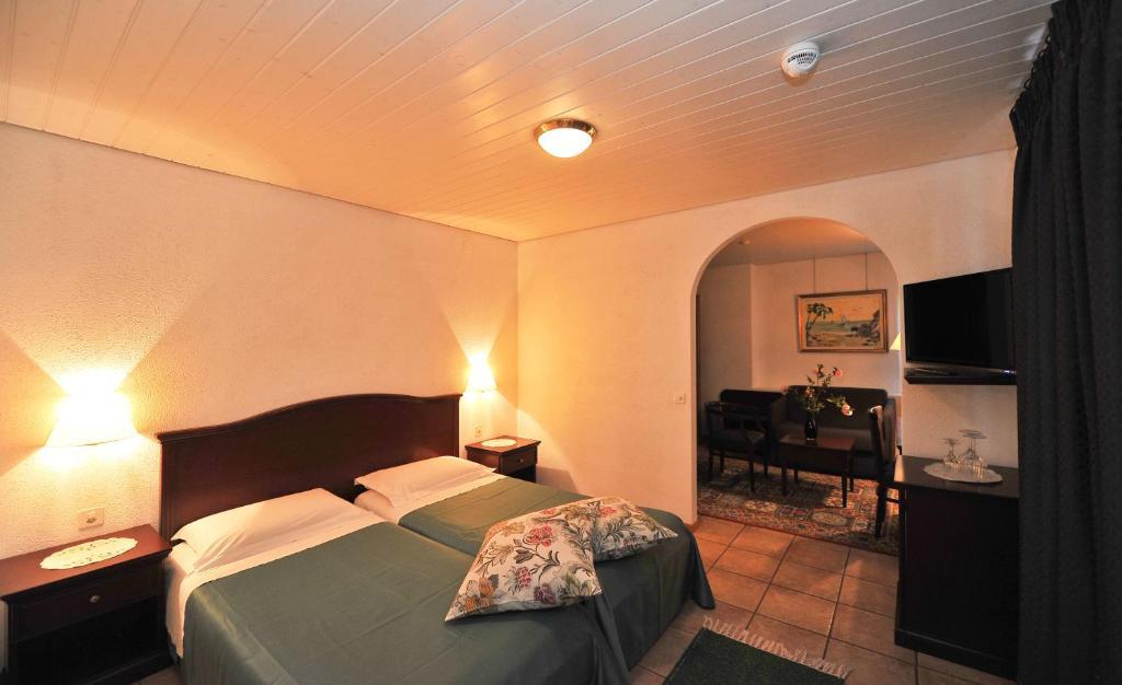Hotel Ristorante Grotto Serta Lamone Værelse billede