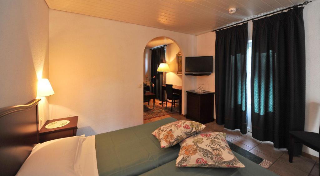 Hotel Ristorante Grotto Serta Lamone Værelse billede