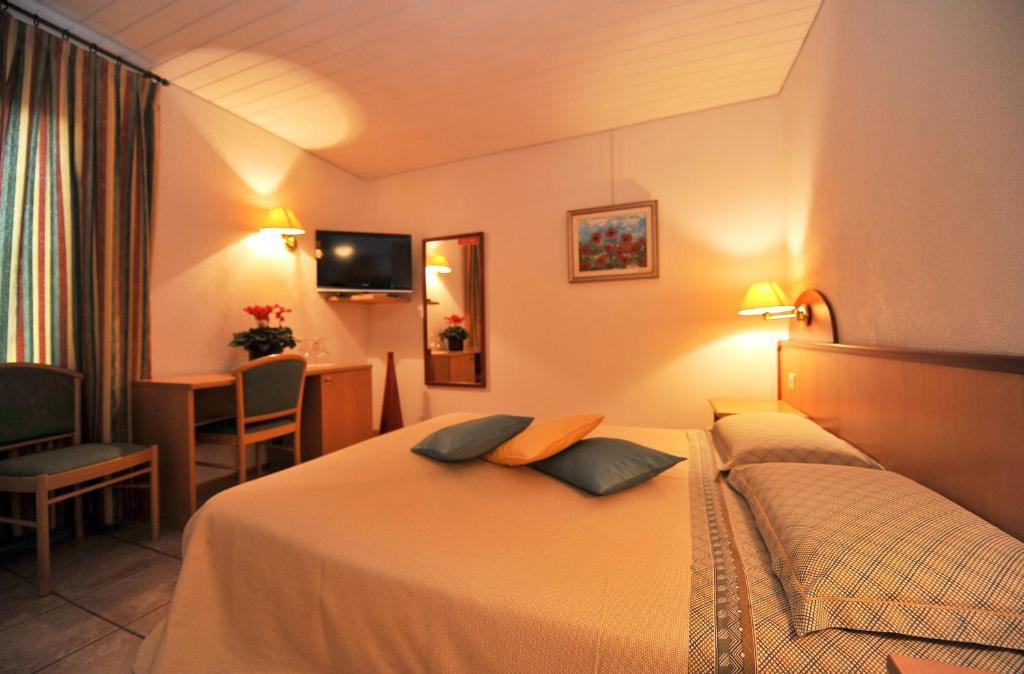 Hotel Ristorante Grotto Serta Lamone Eksteriør billede